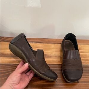 Naot Miro Flat Leather Comfort Shoes Women's Size EU 37 (US 6)